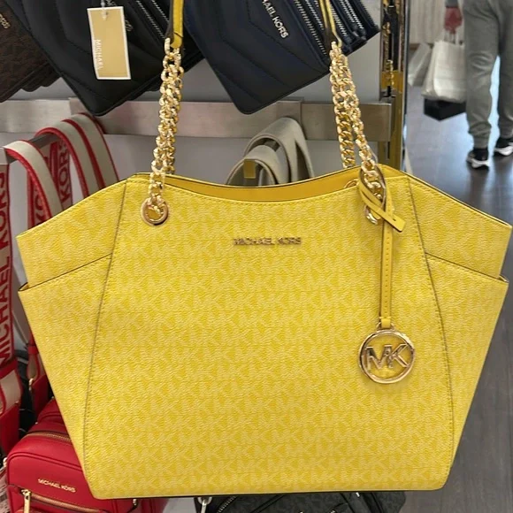 Michael Kors Jet Set Large Signature Logo Chain Shoulder Tote
DAISY YELLOW
NWT - Picture 15 of 16